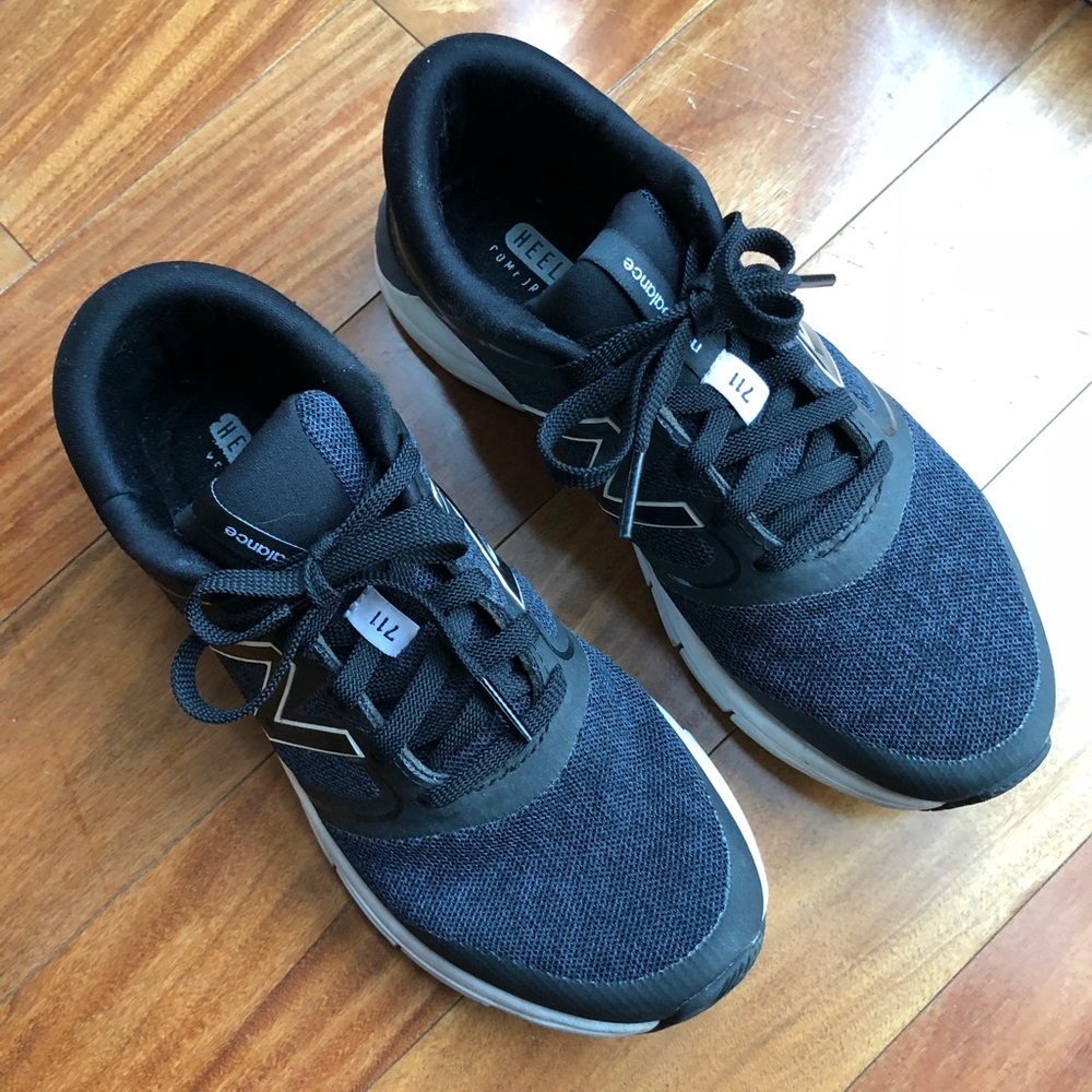 New Balance 711v2 Heathered Trainer sz 6.5 B used